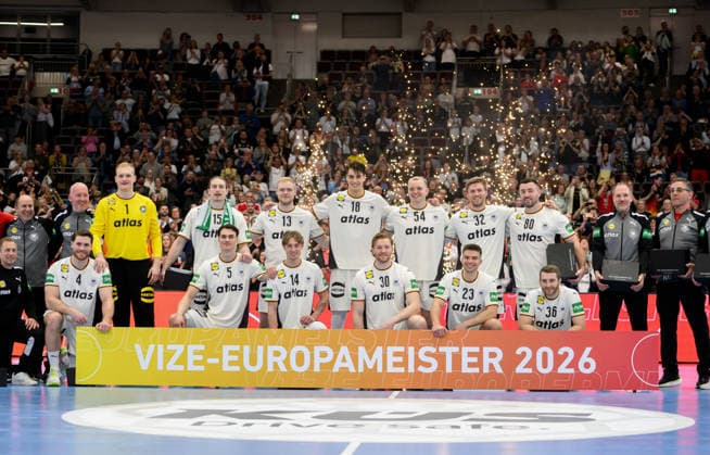 Ehrung Team GER Vize Europameister 2026. Handball Laenderspiel Maenner Deutschland (GER) - Aegypten (EGY), am 19.03.2026 in Dortmund Deutschland. Â