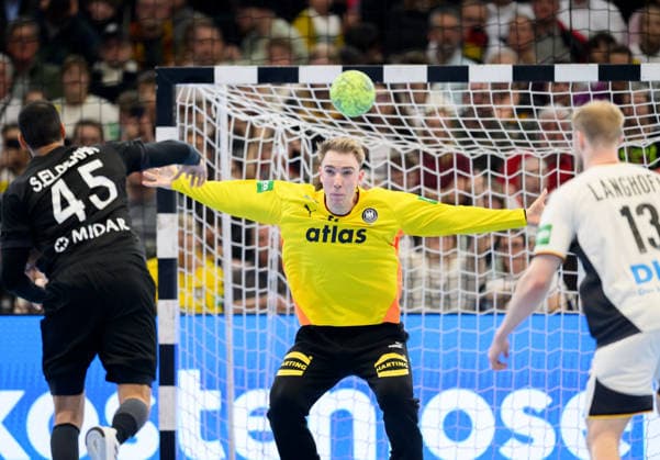 Aktion Torwart Lasse Ludwig r. (GER) gegen Seif Elderea (EGY), Handball Laenderspiel Maenner Deutschland (GER) - Aegypten (EGY), am 19.03.2026 in Dortmund Deutschland. Â