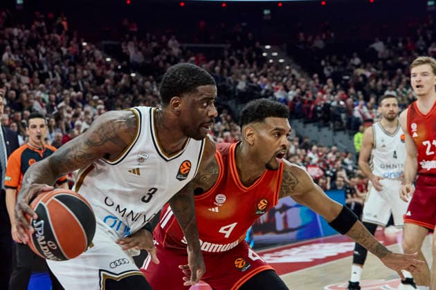 Turkish Airlines EuroLeague Basketball, FC Bayern Munich Basketball vs Dubai Basketball, München FC Bayern Basketball, Munich FC Bayern Basketball, Dubai Basketball, 2026-03-19 in München (SAP Garden) BACON Dwayne (Dubai Basketball Forward (F) Nr3-DUB3), RATHAN-MAYES Xavier (FC Bayern Munich Guard (G) Nr4-BAY4) sportworld München SAP Garden Bayern Deutschland
