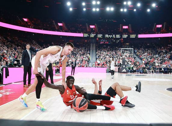 von links Filip PETRUSEV (Dubai), Wenyen GABRIEL (Muenchen), Basketball, Euro League, 2025 26, FC Bayern München vs Dubai Basket, 19.03.26, SAP Garden, Muenchen Copyright: WolfgangxFehrmann