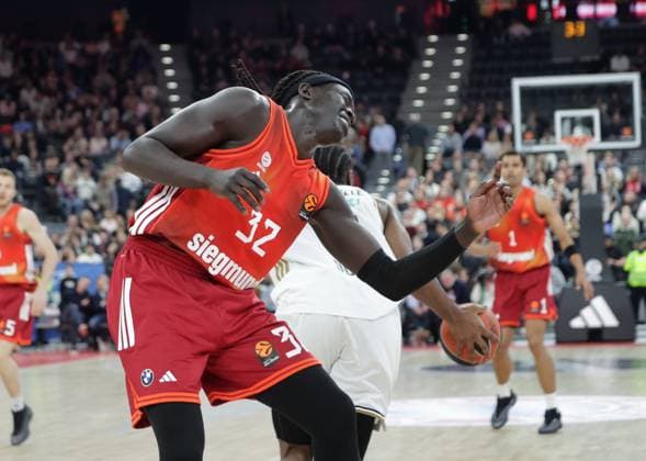 Fassungslos . . . Bayerns 32 Wenyen GABRIEL. Basketball: Bayern - Dubai. Euroleague, FC Bayern Basketball - Dubai Basketball, Runde 32, Saison 2025-2026, am 19.03.2026 in Muenchen, S A P G A R D E N, Deutschland. Quelle Copyright Credit : Oryk HAIST