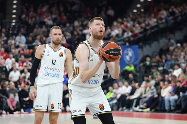 Davis Bertans (Dubai Basketball, 08) mit Dzanan Musa (Dubai Basketball, 13), GER, FC Bayern Basketball vs. Dubai Basketball, Basketball, Euroleague, 32. Spieltag, Saison 2025 2026, 19.03.2026, GER, FC Bayern Basketball vs. Dubai Basketball, Basketball, Euroleague, 32. Spieltag, Saison 2025 2026, 19.03.2026 Muenchen Copyright: xEibner-Pressefoto JennixMaulx EP_JML
