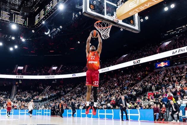 MUNICH, GERMANY - MARCH 19: Isiaha Mike (FC Bayern Muenchen, 22) dunks the ball during the Turkish Airlines EuroLeague match between FC Bayern Muenchen vs.Dubai Basketball at SAP Garden on round 32 of Turkish Airlines EuroLeague on March 19, 2026 in Munich, Germany. Bavaria Germany Copyright: xSteffiexWunderlx