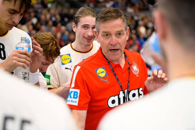 Dortmund: Handball Länderspiel - Deutschland - Ägypten Trainer Alfred Gislason (Deutschland) Dortmund Westfalenhalle Nordrhein-Westfalen Deutschland