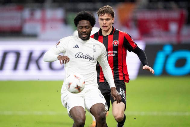 Europa League: FC Midtjylland - Nottingham Forest FC Midtjylland s Viktor Bak in action with Nottingham Forest s Ola Aina during the match between FC Midtjylland and Nottingham Forest in the Europa League 2nd match at MCH Arena in Herning on Thursday, March 19, 2026. (Photo: Bo Amstrup Ritzau Scanpix) , Herning Denmark Mors Copyright: BoxAmrstrupx xRitzauxScanpix BoxAmstrupx spdk20260319-221008-L