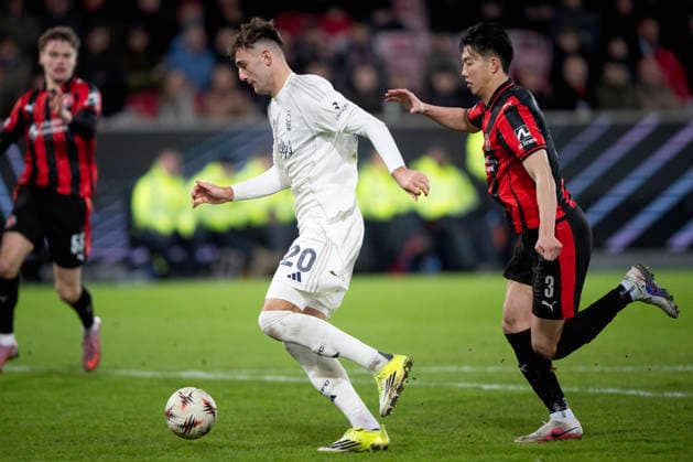 Europa League: FC Midtjylland - Nottingham Forest Nottingham Forest s Lorenzo Lucca in action with FC Midtjylland s Han-Beom Lee during the match between FC Midtjylland and Nottingham Forest in the Europa League 2nd match at MCH Arena in Herning on Thursday, March 19, 2026. (Photo: Bo Amstrup Ritzau Scanpix) , Herning Denmark Mors Copyright: BoxAmrstrupx xRitzauxScanpix BoxAmstrupx spdk20260319-222434-L