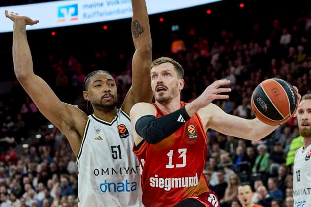 Turkish Airlines EuroLeague Basketball, FC Bayern Munich Basketball vs Dubai Basketball, München FC Bayern Basketball, Munich FC Bayern Basketball, Dubai Basketball, 2026-03-19 in München (SAP Garden) OBST Andreas (FC Bayern Munich Guard (G) Nr13-BAY13), CABOCLO Bruno (Dubai Basketball Center (C) Nr51-DUB51) sportworld München SAP Garden Bayern Deutschland