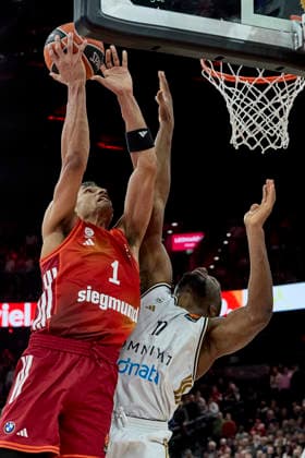 Turkish Airlines EuroLeague Basketball, FC Bayern Munich Basketball vs Dubai Basketball, München FC Bayern Basketball, Munich FC Bayern Basketball, Dubai Basketball, 2026-03-19 in München (SAP Garden) DA SILVA Oscar (FC Bayern Munich Forward (F) Nr1-BAY1), KABENGELE Mfiondu (Dubai Basketball Center (C) Nr17-DUB17) sportworld München SAP Garden Bayern Deutschland