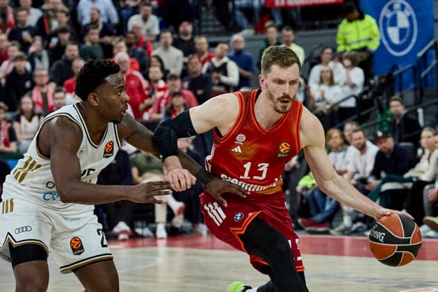 Turkish Airlines EuroLeague Basketball, FC Bayern Munich Basketball vs Dubai Basketball, München FC Bayern Basketball, Munich FC Bayern Basketball, Dubai Basketball, 2026-03-19 in München (SAP Garden) OBST Andreas (FC Bayern Munich Guard (G) Nr13-BAY13), WRIGHT IV Mckinley (Dubai Basketball Guard (G) Nr25-DUB25) sportworld München SAP Garden Bayern Deutschland