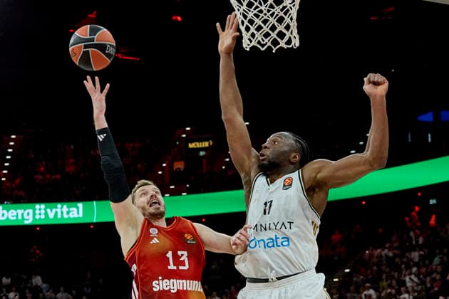 Turkish Airlines EuroLeague Basketball, FC Bayern Munich Basketball vs Dubai Basketball, München FC Bayern Basketball, Munich FC Bayern Basketball, Dubai Basketball, 2026-03-19 in München (SAP Garden) OBST Andreas (FC Bayern Munich Guard (G) Nr13-BAY13), KABENGELE Mfiondu (Dubai Basketball Center (C) Nr17-DUB17) sportworld München SAP Garden Bayern Deutschland