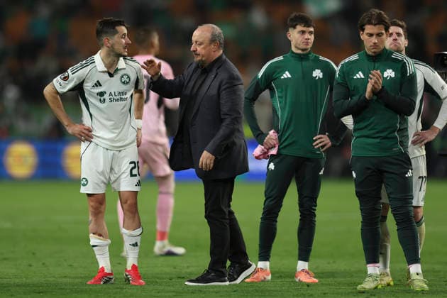ESP: Real Betis v Panathinaikos FC. UEFA Europa League. Round of 16, second Leg. Panathinaikos FC manager Rafa Benitez and Javi Hernandez of Panathinaikos FC during the UEFA Europa League match, Round of 16, second leg between Real Betis and Panathinaikos FC. Olimpico de la Cartuja Stadium on March 18, 2026 in Sevilla, Spain. kpng Copyright: xAntonioxPozox xPRESSINPHOTOx AP_260319_BET_PAN_047
