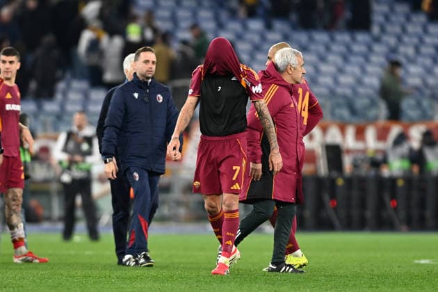 Foto IPP Cavaliere Emiliano. Roma 19 03 2026. Calcio Europa League 2025 2026. AS Roma - Bologna Fc. Nella foto: la delusione dei giocatori della Roma e l esultanza di quelli del Bologna. Italy Photo Press - World Copyright italy ITALY  Copyright: xR4924_italyphotopressx