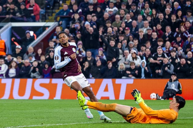 Aston Villa FC v Lille OSC - UEFA Europa League 2025 26 Round of 16 Second Leg Leon Bailey of Aston Villa turns to celebrate as Lille OSC s goalkeeper, Berke Ozer, is on the ground during the UEFA Europa League Round of 16, 2nd Leg match between Aston Villa and Lille Olympique Sporting Club at Villa Park in Birmingham, England, on March 19, 2026. Birmingham West Midlands United Kingdom  Copyright: xMIxNewsx originalFilename:fletcher-astonvil260319_npVTB.jpg