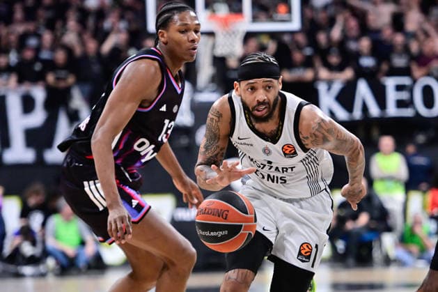 BASKET : Paris Basket vs Partizan Belgrade - Euroleague - 19 03 2026 ALLAN DOKOSSI of Paris Basket and CARLIK JONES of Partizan during the Euroleague match between Paris Basketball and Partizan Mozzart Bet Belgrade at Adidas Arena on March 19, 2026 in Paris, France. ( Photo by Federico Pestellini PSNewz ) - ParisFrance  Copyright: xFedericoxPestellinix