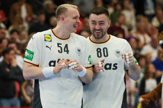 Dortmund, Deutschland: 19. März 2026 - Handball Länderspiel Freundschaftsspiel - Deutschland vs. Ägypten Im Bild: v.li. Justus Fischer (Deutschland) und Jannik Kohlbacher (Deutschland) lachend Copyright: HMBxMedia MadeleinexFantini