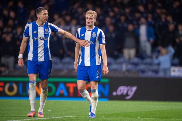 FC Porto v VfB Stuttgart - UEFA Europa League 2025 26 Round of 16 Second Leg Victor Froholdt from FC Porto celebrates his goal during the UEFA Europa League 2025 26 Round of 16 second leg match between FC Porto and VfB Stuttgart at Estadio do Dragao in Porto, Portugal, on March 19, 2026. Porto Porto Portugal  Copyright: xMiguelxLemosx originalFilename:lemos-fcportox260319_npMiG.jpg