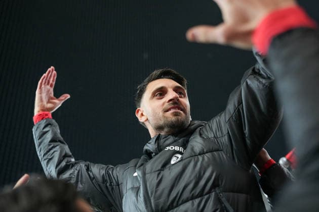 Vincenzo Grifo (SC Freiburg, 32), Feiert mit den Fans in der Kurve , Deutschland, Fussball, UEFA Europa League, Achtelfinale, Rückspiel, 2025 2026, SC Freiburg vs. KRC Genk, 19.03.2026, Europa-Park Stadion, Freiburg, Deutschland Freiburg Europa-Park Stadion Baden-Württemberg Deutschland Copyright: xArnexAmbergx