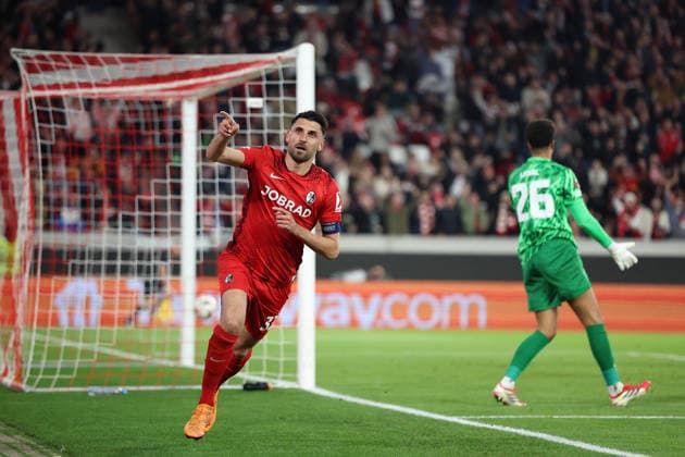 19.03.2026, xrekx, Fussball UEFA Europa League, SC Freiburg - KRC Genk v.l. Torjubel nach dem Tor zum celebrating the goal celebrate 3:1 durch Vincenzo Grifo (SC Freiburg) (DFL DFB REGULATIONS PROHIBIT ANY USE OF PHOTOGRAPHS as IMAGE SEQUENCES and or QUASI-VIDEO) Freiburg