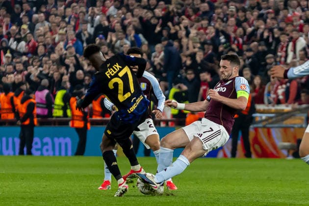 Aston Villa v Lille OSC, Europa League Aston Villa midfielder John McGinn (7) makes a tackle on Lille midfielder Felix Correia (27) during the Europa League match between Aston Villa and Lille OSC at Villa Park, Birmingham, UK on 19 March 2026. Birmingham Villa Park West Midlands UK Editorial use only , Copyright: xManjitxNarotrax PSI-23923-0177