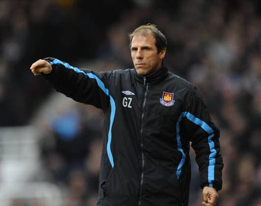West Ham Unted V Portsmouth, Premier League Gianfranco Zola, West Ham United Manager on the side line during the Premier League match between West Ham Unted and Portsmouth at Boleyn Ground on December 26, 2009 in London, England. London Boleyn Ground England United Kingdom Copyright: xAllstarxPicturexLibraryxLtdx