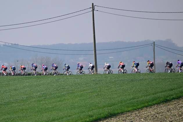 Bredene Koksijde Classic 2026 Cycling Race KOKSIJDE, BELGIUM - MARCH 20 : illustration picture peloton during the 24th edition of Bredene Koksijde Classic an UCI ProSeries 1.Pro one day cycling road race for Men Elite of km with start in Bredene and finish in Koksijde on March 20, 2026 in Koksijde, Belgium, 20 03 2026 ( Motordriver Stephan Boone - Koksijde Belgium  Copyright: xJanxDexMeuleneirx