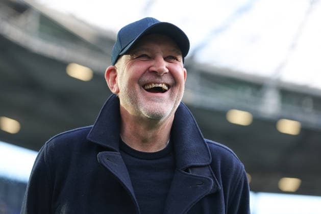 2. Bundesliga - Hannover 96 - Eintracht Braunschweig am 20.03.2026 in der Heinz von Heiden Arena in Hannover Geschäftsführer Geschaeftsfuehrer Jörg Joerg Schmadtke (Hannover) lacht