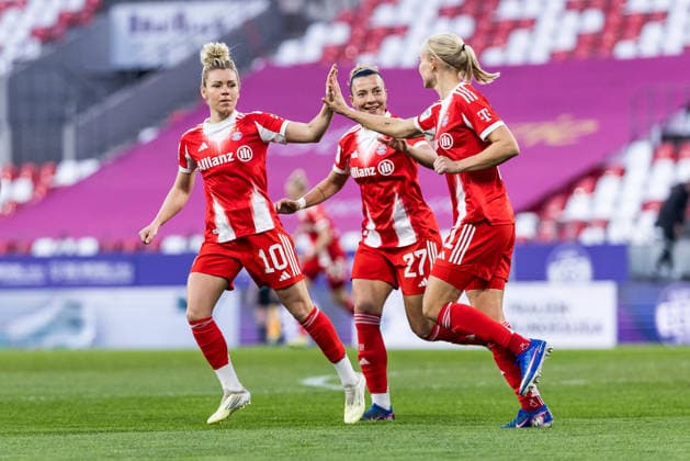 GOOGLE PIXEL Frauen Bundesliga, SGS Essen - FC Bayern München; 20.03.2026 Jubel zum 0:1 durch Pernille Harder (FC Bayern München, 21) GOOGLE PIXEL Frauen Bundesliga, SGS Essen - FC Bayern München, Essen, Stadion an der Hafenstrasse am 20.03.2026 DFB REGULATIONS PROHIBIT ANY USE OF PHOTOGRAPHS AS IMAGE SEQUENCES AND OR QUASI-VIDEO. Copyright: xBEAUTIFULxSPORTS Wunderlx