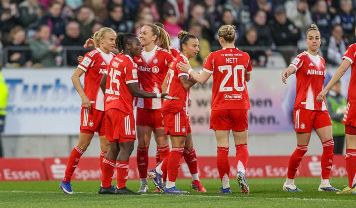 GER, Essen, SGS Essen vs FC Bayern München, Google Pixel Frauen Bundesliga, Fussball, DFB, Spielzeit 2025 2026, Stadion an der Hafenstraße , 21. Spieltag im Bild: Pernille Harder (Bayern München 21) erzielt das 1:0, im Tor, Jubel und Freude, Emotionen DFB DFL REGULATIONS PROHIBIT ANY USE OF PHOTOGRAPHS AS IMAGE SEQUENCES AND OR QUASI-VIDEO, 20.03.2026 Copyright: HMBxMedia HendrikxHamelau