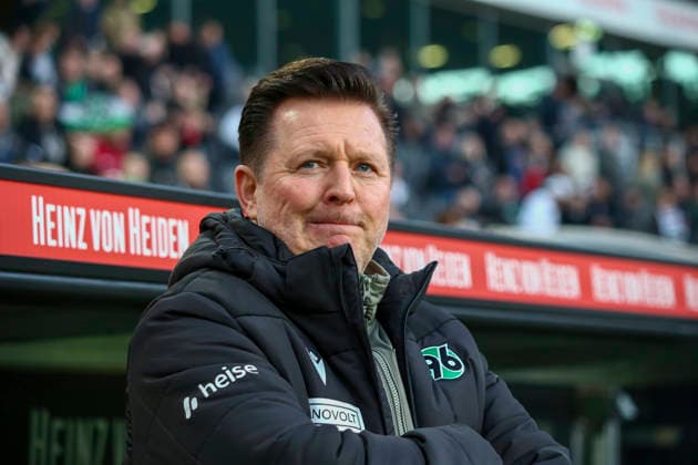 Deutschland: Fussball 2.Bundesliga 2025 2026, 27. Spieltag - Hannover 96 vs Eintracht Braunschweig- Heinz von Heiden Arena Stadion (Hannover): Mimik, Gesichtsausdruck, Emotion Christian Titz (Trainer Hannover 96) Hannover