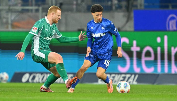 20.03.2026 - Fussball - Saison 2025 2026 - 2. Fussball - Bundesliga - 27. Spieltag: Karlsruher SC KSC Karlsruhe - SpVgg Greuther Fürth SGF ( Kleeblatt ) - Sportfoto Zink - xwoxzix - DFL regulations prohibit any use of photographs as image sequences and or quasi-video - only for editorial use - Paul Will (13, SpVgg Greuther Fürth ) Louey Ben Farhat (19, Karlsruher SC KSC )