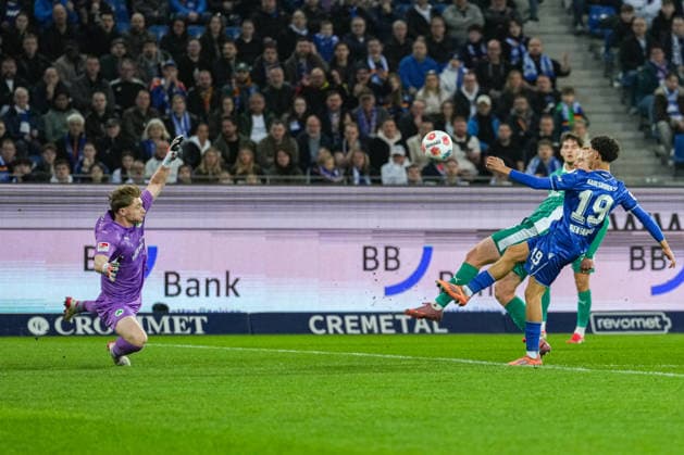 2. Bundesliga, Karlsruher SC vs SpVgg Greuther Fürth, 20.03.2026 Louey Ben Farhat (Karlsruher SC, 19) mit einem Versuch 2. Bundesliga, Karlsruher SC vs SpVgg Greuther Fürth, BBBank Wildpark Karlsruhe, 20.03.2026 DFB DFL REGULATIONS PROHIBIT ANY USE OF PHOTOGRAPHS AS IMAGE SEQUENCES AND OR QUASI-VIDEO.