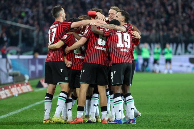 2. Bundesliga - Hannover 96 - Eintracht Braunschweig am 20.03.2026 in der Heinz von Heiden Arena in Hannover Jubel, Torjubel, Torschuetze, Torschütze Maik Nawrocki (Hannover) jubelt nach seinem Tor zum 1 zu 0 mit der Mannschaft