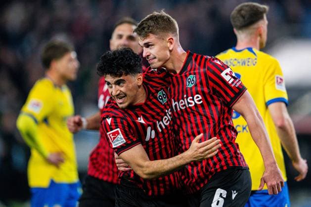20.03.2026 - Fußball, 2025 2026, 2. Bundesliga, 27. Spieltag, Hannover 96 - Eintracht Braunschweig: (R) Maik Nawrocki (Hannover) jubelt nach seinem Tor zum 1:0 mit (L) Husseyn Chakroun (Hannover) DFL REGULATIONS PROHIBIT ANY USE OF PHOTOGRAPHS AS IMAGE SEQUENCES AND OR QUASI-VIDEO.