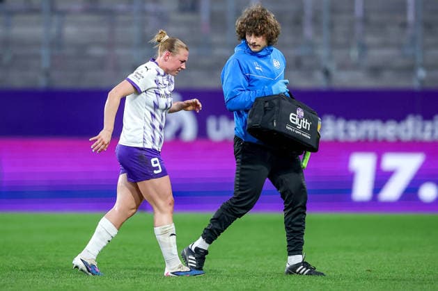 20.03.2026, Fußball, 1. Frauen Bundesliga, SGS Essen - FC Bayern München, Stadion Hafenstraße, Google Pixel Frauenbundesliga, 21. Spieltag, Saison 2025 2026: Ramona Maier (SGS Essen 09) muss mit Schmerzen verletzt ausgewechselt werden DFB regulations prohibit any use of photographs as image sequences and or quasi-video. Nordrhein-Westfalen Deutschland