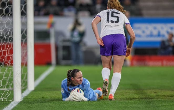GER, Essen, SGS Essen vs FC Bayern München, Google Pixel Frauen Bundesliga, Fussball, DFB, Spielzeit 2025 2026, Stadion an der Hafenstraße , 21. Spieltag im Bild: Luisa Palmen (SGS Essen Frauen 21) DFB DFL REGULATIONS PROHIBIT ANY USE OF PHOTOGRAPHS AS IMAGE SEQUENCES AND OR QUASI-VIDEO, 20.03.2026 Copyright: HMBxMedia HendrikxHamelau