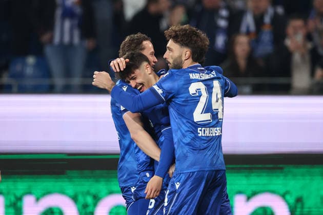 Rafael Pinto Pedrosa (Karlsruher SC, 36) jubelt nach seinem Treffer zum 1:1 Ausgleich Fabian Schleusener (Karlsruher SC, 24) Christoph Kobald (Karlsruher SC, 22), Karlsruher SC vs. SpVgg Greuther Fuerth, 2. Bundesliga, 27. Spieltag, 2025 2026, 20.03.2026, DFL REGULATIONS PROHIBIT ANY USE OF PHOTOGRAPHS AS IMAGE SEQUENCES AND OR QUASI-VIDEO, Karlsruher SC vs. SpVgg Greuther Fuerth, 2. Bundesliga, 27. Spieltag, 2025 2026, 20.03.2026 Karlsruhe