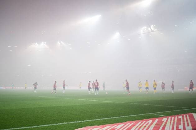 20.03.2026 - Fußball, 2025 2026, 2. Bundesliga, 27. Spieltag, Hannover 96 - Eintracht Braunschweig: Fans (Hannover) mit Pyrotechnik und Feuerwerk, Nebel DFL REGULATIONS PROHIBIT ANY USE OF PHOTOGRAPHS AS IMAGE SEQUENCES AND OR QUASI-VIDEO.