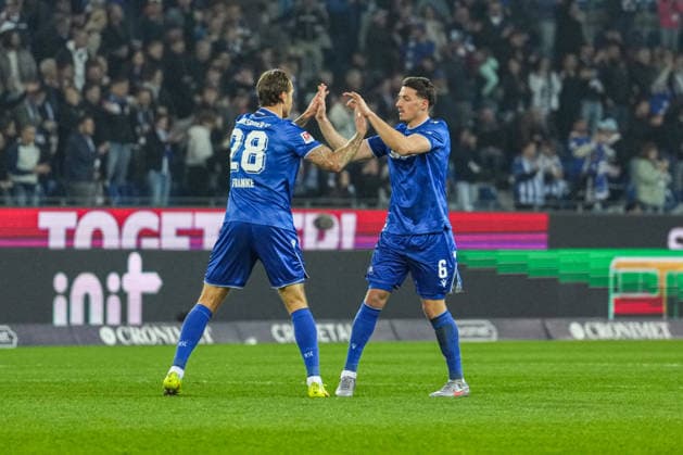 2. Bundesliga, Karlsruher SC vs SpVgg Greuther Fürth, 20.03.2026 Marcel Franke (Karlsruher SC, 28) und Nicolai Rapp (Karlsruher SC, 6) die sich nach dem 1:1 freuen durch Rafael Pinto Pedrosa (Karlsruher SC, 36) 2. Bundesliga, Karlsruher SC vs SpVgg Greuther Fürth, BBBank Wildpark Karlsruhe, 20.03.2026 DFB DFL REGULATIONS PROHIBIT ANY USE OF PHOTOGRAPHS AS IMAGE SEQUENCES AND OR QUASI-VIDEO.