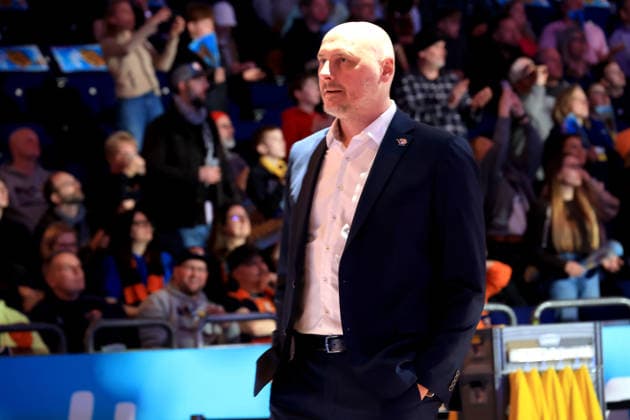 DEU, easyCredit BBL, ALBA vs. Rostock Seawolves, 20.03.2026, Uber-Arena, Berlin, DEU, easyCredit BBL, ALBA vs. Rostock Seawolves, im Bild CHEFTRAINER Przemyslaw Frasunkiewicz (Rostock Seawolves)