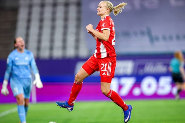 20.03.2026, Fußball, 1. Frauen Bundesliga, SGS Essen - FC Bayern München, Stadion Hafenstraße, Google Pixel Frauenbundesliga, 21. Spieltag, Saison 2025 2026: Torjubel nach dem Tor zum 3:0 durch Torschütze Pernille Harder (FC Bayern Muenchen 21) DFB regulations prohibit any use of photographs as image sequences and or quasi-video. Nordrhein-Westfalen Deutschland