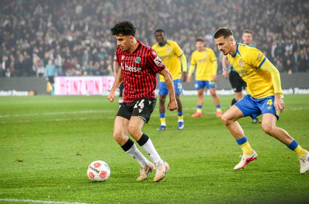 Deutschland: Fussball 2.Bundesliga 2025 2026, 27. Spieltag - Hannover 96 vs Eintracht Braunschweig- Heinz von Heiden Arena Stadion (Hannover): Husseyn Chakroun (Hannover 96, 14) Hannover
