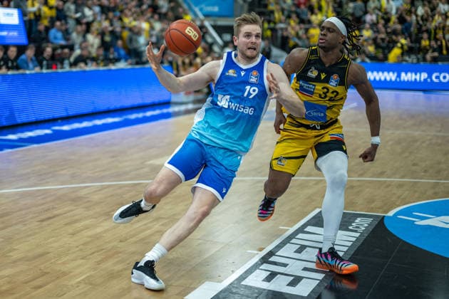 Till Pape (Frankfurt Skyliners, 19), Keeshawn Kellman (MHP RIESEN Ludwigsburg, 32), GER, MHP Riesen vs. Skyliners Frankfurt, Basketball Bundesliga, easycredit BBL, 25. Spieltag, Spielzeit 2025 2026, 20.03.2026, GER, MHP Riesen vs. Skyliners Frankfurt, Basketball Bundesliga, easycredit BBL, 25. Spieltag, Spielzeit 2025 2026, 20.03.2026 Ludwigsburg Copyright: xEibner-Pressefoto SaschaxWaltherx EP_EER
