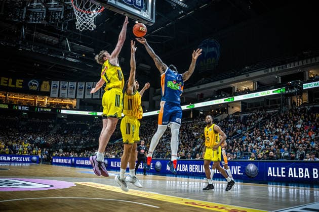 Basketball Berlin 20.03.2026 Saison 2025 2026 EasyCredit BBL 1. Bundesliga Männer, Herren Alba Berlin - Rostock Seawolves TJ Crockett (Rostock, No.00)