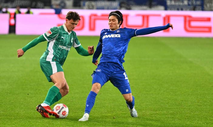 20.03.2026 - Fussball - Saison 2025 2026 - 2. Fussball - Bundesliga - 27. Spieltag: Karlsruher SC KSC Karlsruhe - SpVgg Greuther Fürth SGF ( Kleeblatt ) - Sportfoto Zink - xwoxzix - DFL regulations prohibit any use of photographs as image sequences and or quasi-video - only for editorial use - Lukas Reich (2, SpVgg Greuther Fürth ) Shio Fukuda (13, Karlsruher SC KSC )