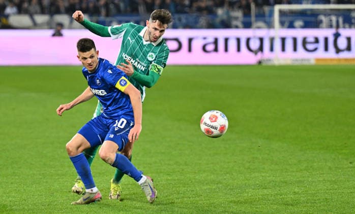 20.03.2026 - Fussball - Saison 2025 2026 - 2. Fussball - Bundesliga - 27. Spieltag: Karlsruher SC KSC Karlsruhe - SpVgg Greuther Fürth SGF ( Kleeblatt ) - Sportfoto Zink - xwoxzix - DFL regulations prohibit any use of photographs as image sequences and or quasi-video - only for editorial use - Marvin Wanitzek (10, Karlsruher SC KSC ) Branimir Hrgota (10, SpVgg Greuther Fürth )