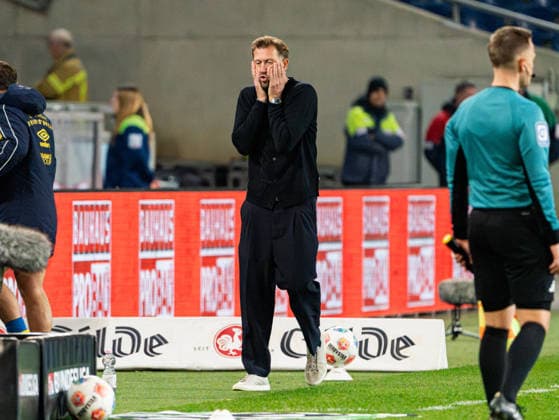 Lars Kornetka (Eintracht Braunschweig, Trainer) ist frustriert Hannover 96 vs. Eintracht Braunschweig, Fussball, 2. Bundesliga, 27. Spieltag, Saison 2025 2026, 20.03.2026 DFL REGULATIONS PROHIBIT ANY USE OF PHOTOGRAPHS AS IMAGE SEQUENCES AND OR QUASI-VIDEO, Hannover 96 vs. Eintracht Braunschweig, Fussball, 2. Bundesliga, 27. Spieltag, Saison 2025 2026, 20.03.2026 Hannover