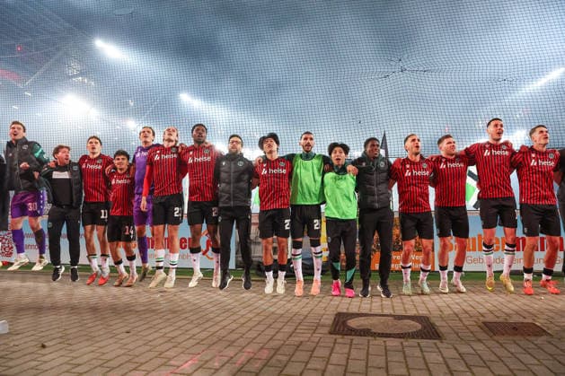 2. Bundesliga - Hannover 96 - Eintracht Braunschweig am 20.03.2026 in der Heinz von Heiden Arena in Hannover Jubel und Freude über den Derbysieg bei der Mannschaft von Hannover 96 - Derbysieger