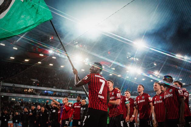 2. Bundesliga: Hannover 96 vs. Eintracht Braunschweig, 20.03.2026 Hannover 96 jubelt nach dem Abpfiff als Derbysieger, hier Mustapha Bundu (Hannover 96, 7) (mit Sternfilter); Fußball, 2. Bundesliga, 27. Spieltag: Hannover 96 vs. Eintracht Braunschweig am 20.03.2026 in der Heinz von Heiden Arena, Hannover DFL REGULATIONS PROHIBIT ANY USE OF PHOTOGRAPHS AS IMAGE SEQUENCES AND OR QUASI-VIDEO.