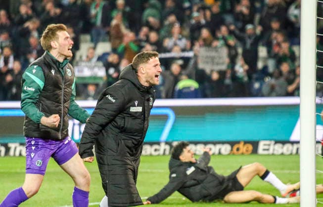 Deutschland: Fussball 2.Bundesliga 2025 2026, 27. Spieltag - Hannover 96 vs Eintracht Braunschweig- Heinz von Heiden Arena Stadion (Hannover): Freude, Emotionen, Jubel Enzo Leopold (Hannover 96, 8) Hannover