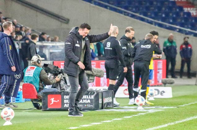 Deutschland: Fussball 2.Bundesliga 2025 2026, 27. Spieltag - Hannover 96 vs Eintracht Braunschweig- Heinz von Heiden Arena Stadion (Hannover): Christian Titz (Trainer Hannover 96) Hannover